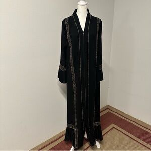 Elegant Black Embroidered Abaya with Pleated Sleeves